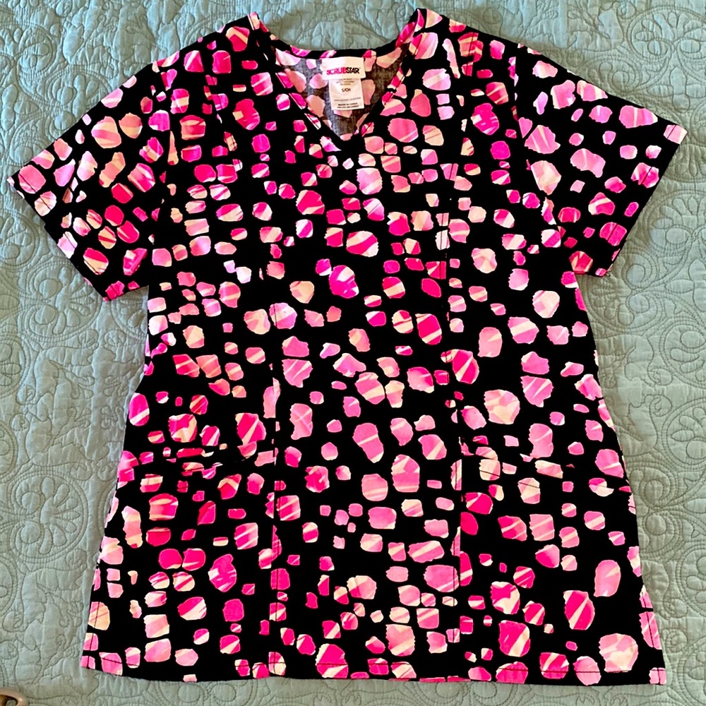 Womens scrub top, abstract pink cheetah print. Size S